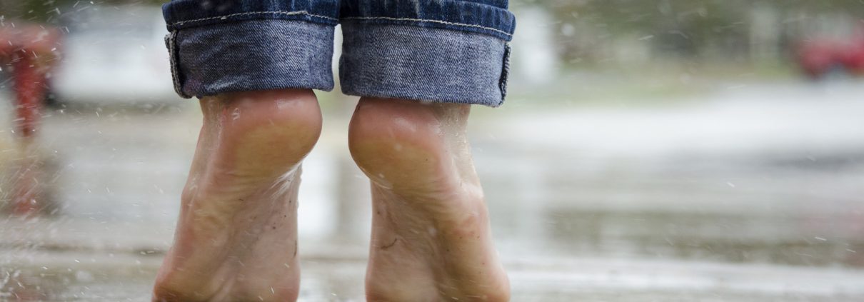 barefoot   x