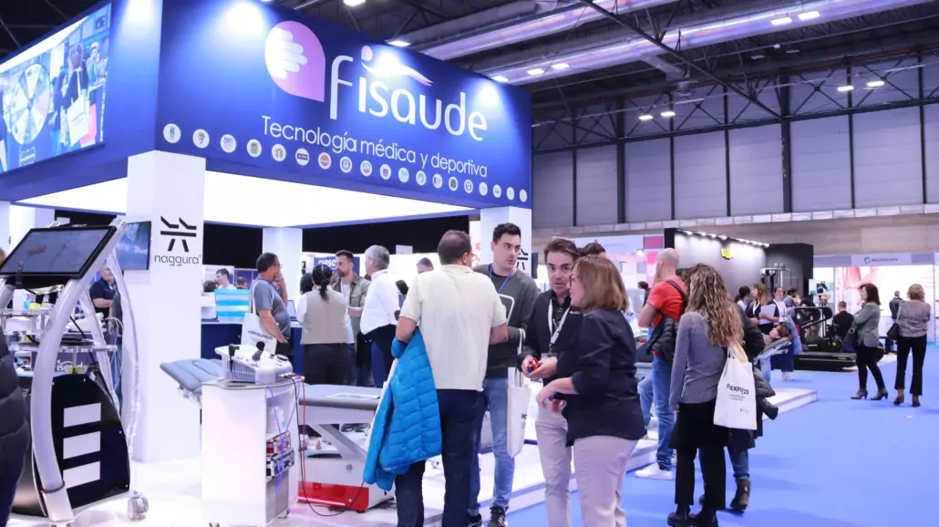 Público en el stand de Fisioexpo