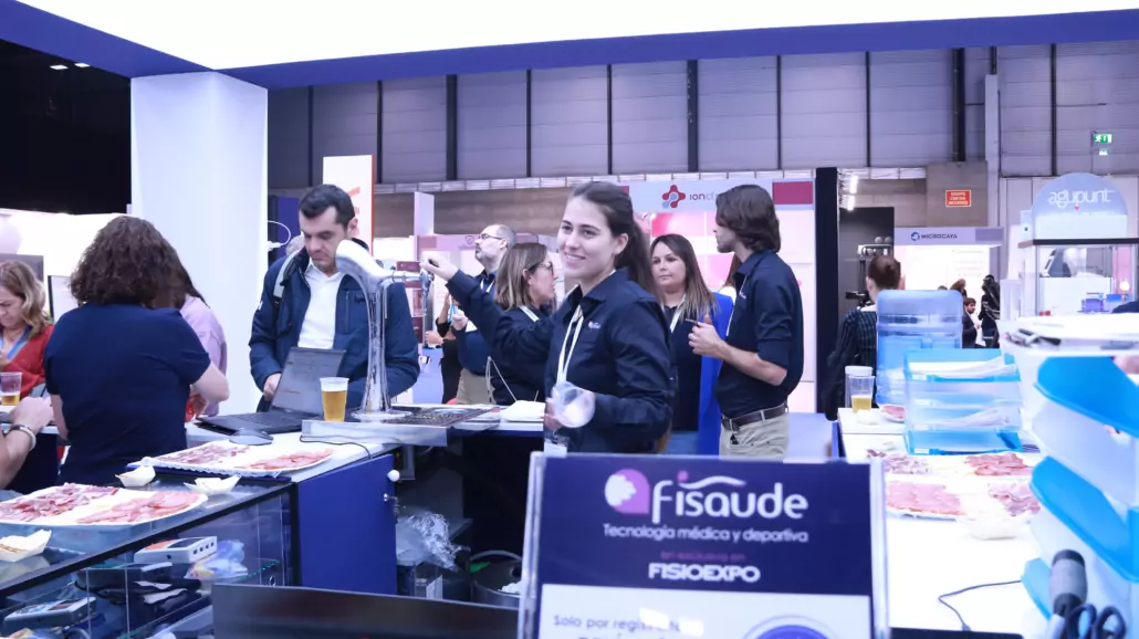 Aperitivo en el stand de Fisioexpo